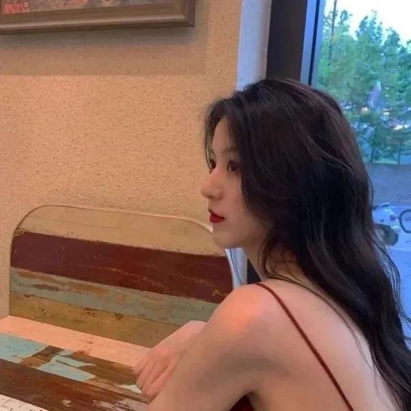 毕业后，捡个睡美人当老婆